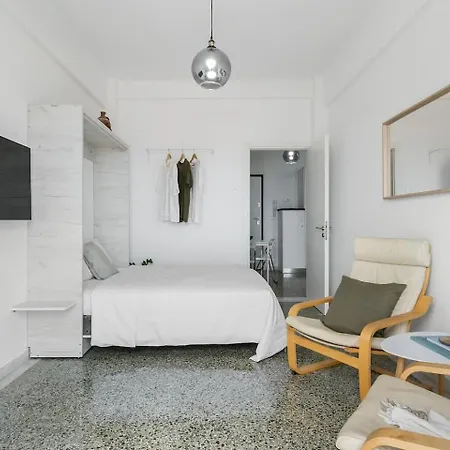 On The Port Apartment Rafina  Exterior photo